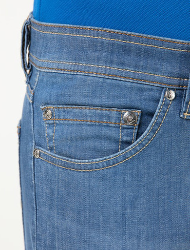 Мужские джинсы Pierre Cardin Deauville  31961/000/07330/17 10 990 руб.  10 990 руб.