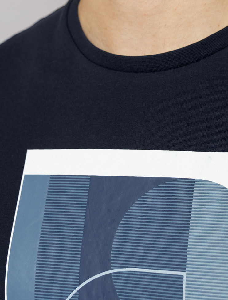 Мужская футболка короткий рукав Pierre Cardin C5 20820.2060/6319 3 290 руб.  3 290 руб. 