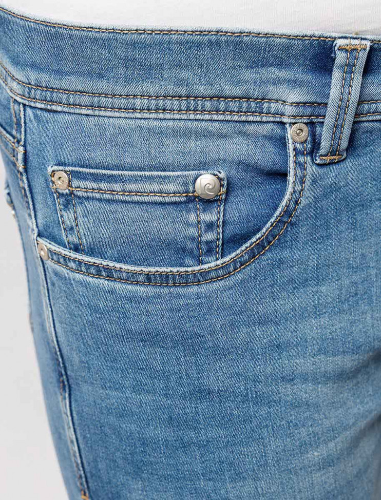 Мужские джинсы Pierre Cardin 03451/000/08807/04 9 245 руб.  9 245 руб. 