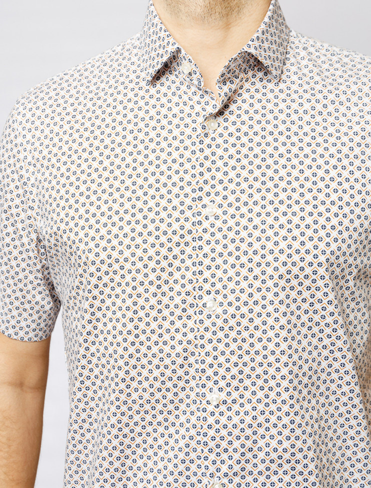 Мужская рубашка короткий рукав PIERRE CARDIN C6 15401.0109/6304 5 490 руб. 5 490 руб.