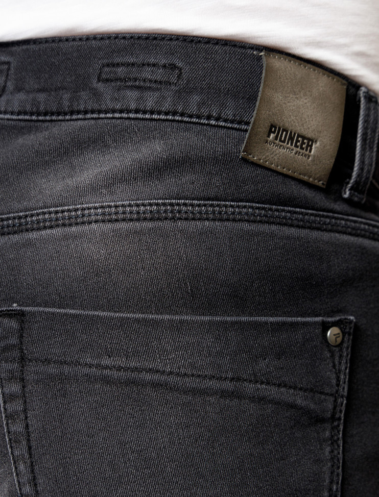 Мужские джинсы 5 карманов Pioneer P0 16161.6697/9805 11 993 руб. 11 993 руб.