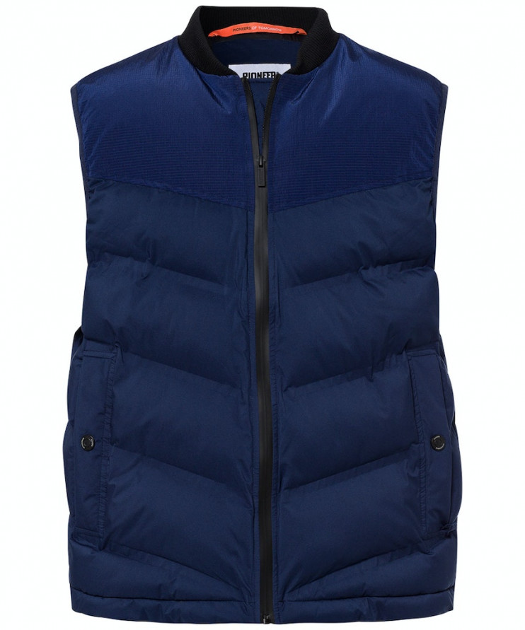 Мужской жилет PIONEER P1 17000/6312 8 990 руб.  8 990 руб.