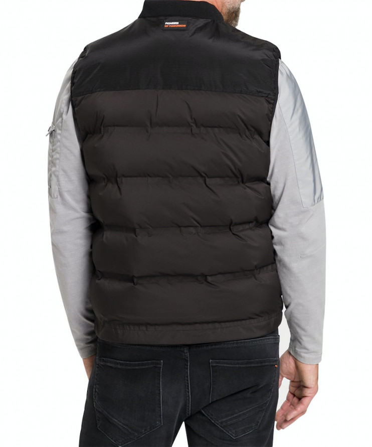 Мужской жилет PIONEER P1 17000/9000 7 196 руб. 7 196 руб.