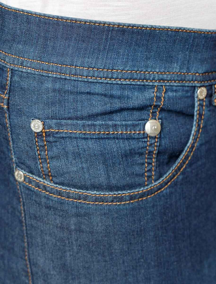 Мужские джинсы Pierre Cardin Lyon Airtouch 03091/000/07330/56 7 493 руб.  7 493 руб. 